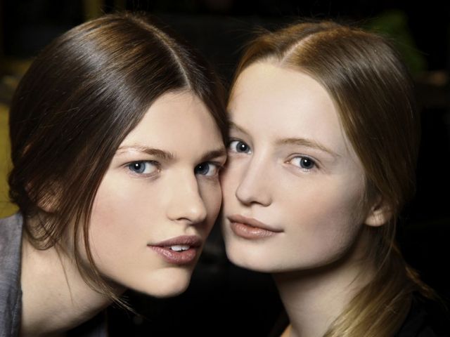 Εφέ βινύλ στα μαλλιά